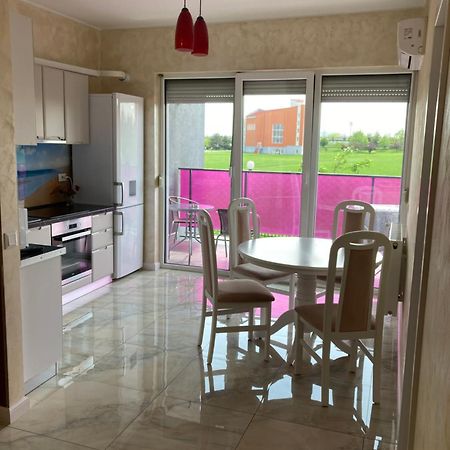 Bhoeme Apartament Oradea Exterior photo